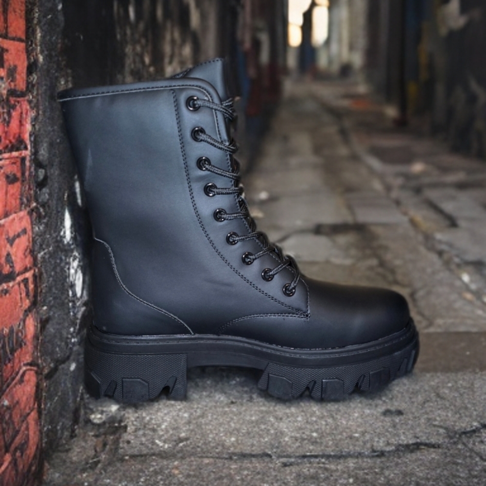 Cape Robbin Women's Lace Up Combat Boots Sz 8W/7M